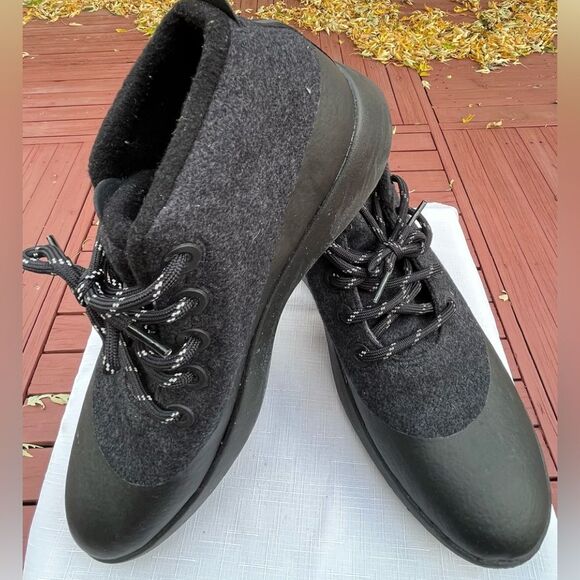 Allbirds black New Zealand merino wool laced ankle shoes. Very warm, comfy, M13 - Picture 1 of 9